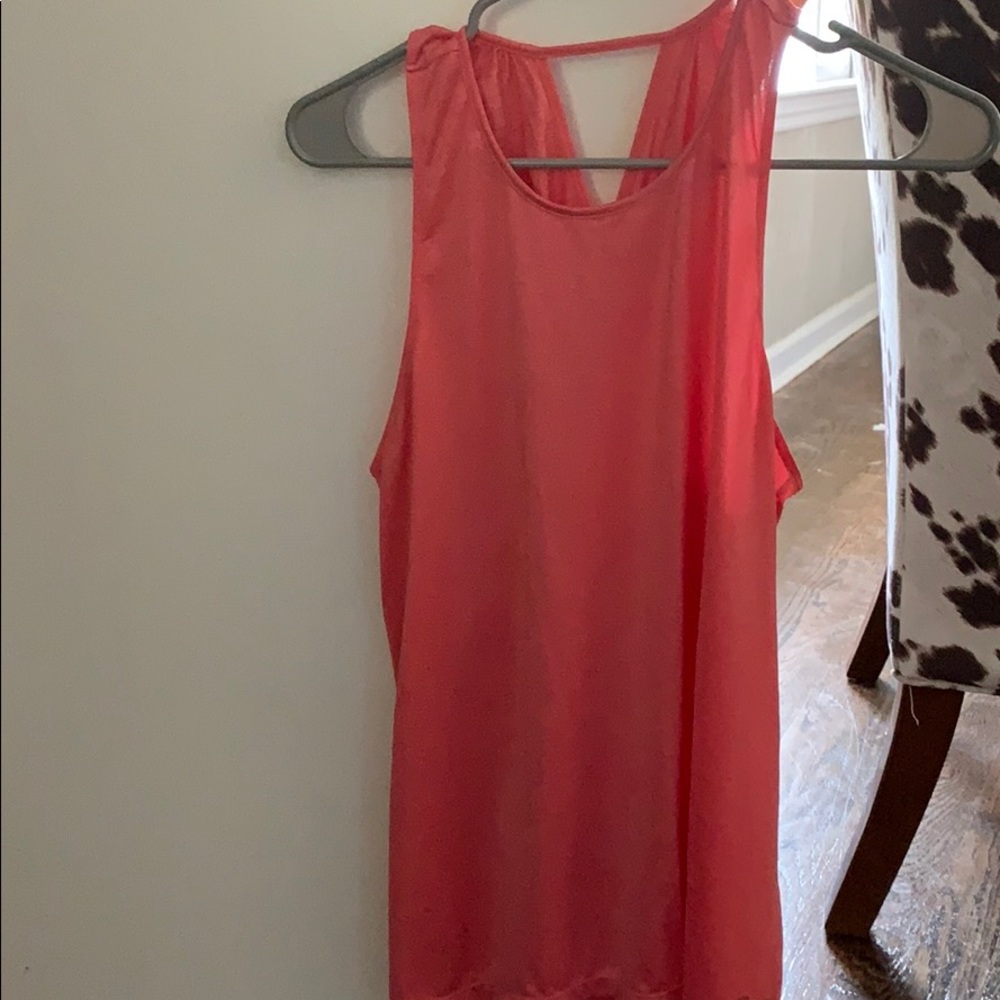 Salmon colored tank top
